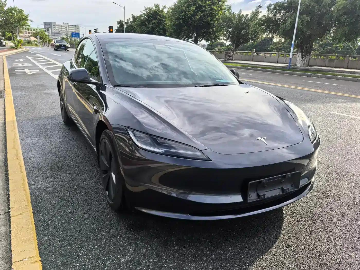 Model 3 2023 Rear-Wheel Drive — миниатюра 3