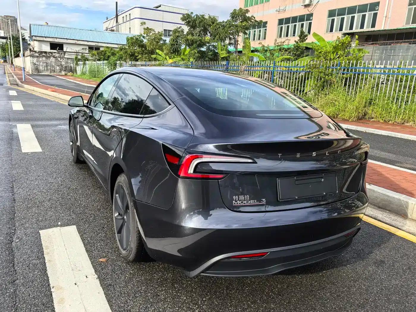 Model 3 2023 Rear-Wheel Drive — миниатюра 4