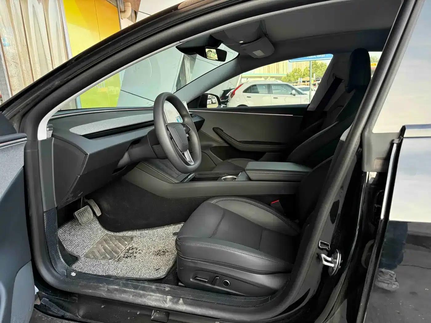 Model 3 2025 Rear-Wheel Drive — миниатюра 3