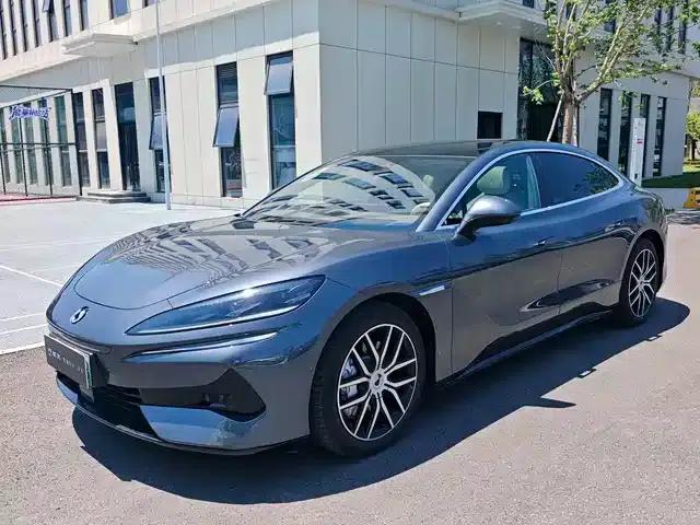 Denza Z9 2024 Model 1100km AWD Max Edition