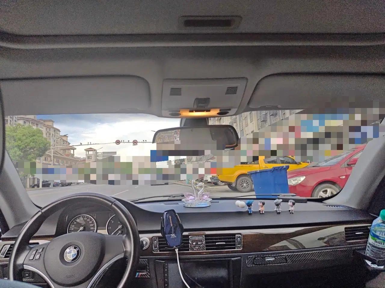 BMW 3 Series 2011 320i Coupe — миниатюра 18