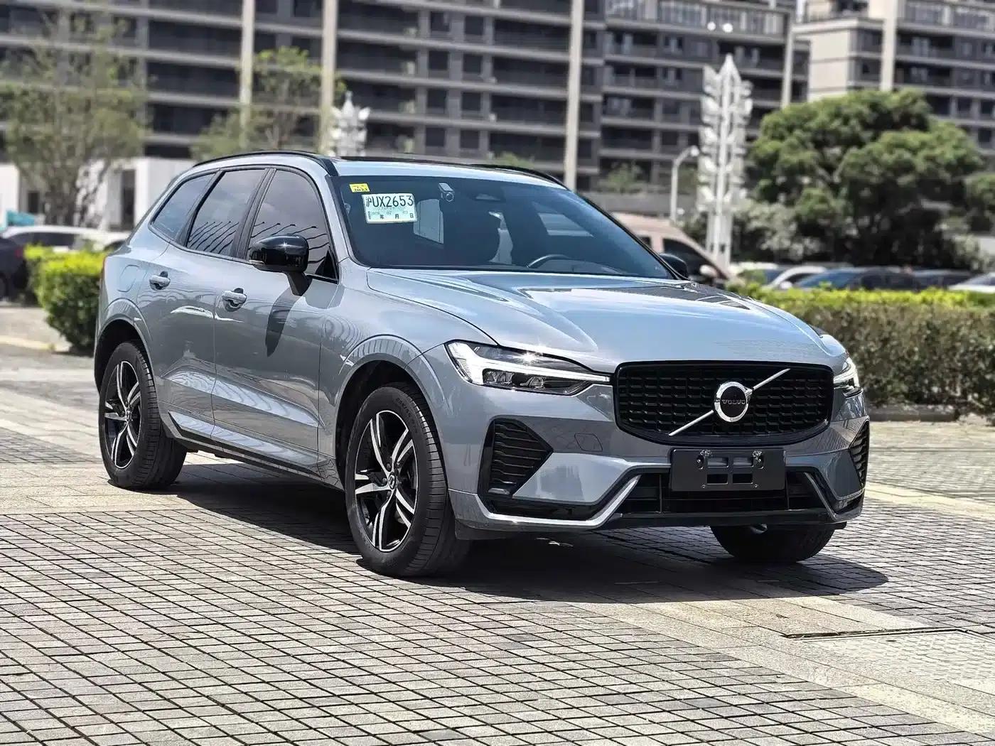 2022 Volvo XC60 B5 AWD Inscription Sport Edition — миниатюра 3