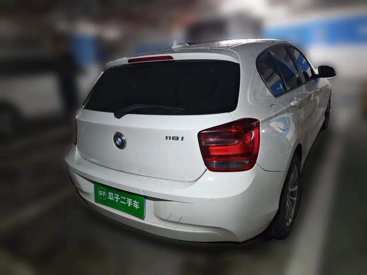 BMW 1 Series 2013 Facelifted 118i Leading Edition — миниатюра 6