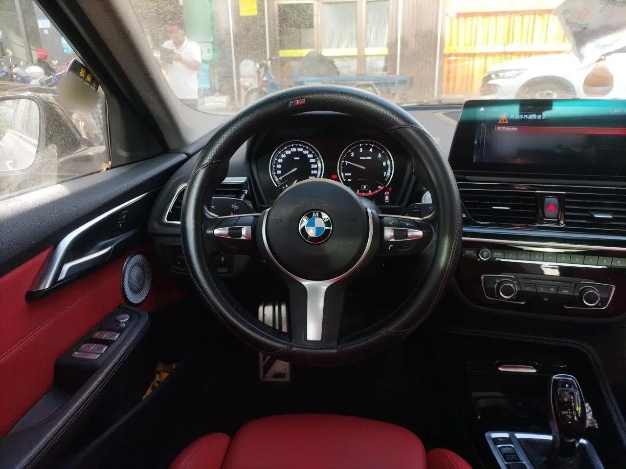 BMW 1 Series 2021 120i M Sport Night Edition — миниатюра 10