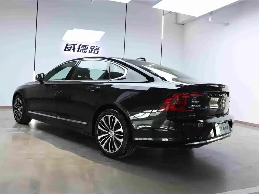 2024 Volvo S90 B5 Smart Luxury Edition — миниатюра 3
