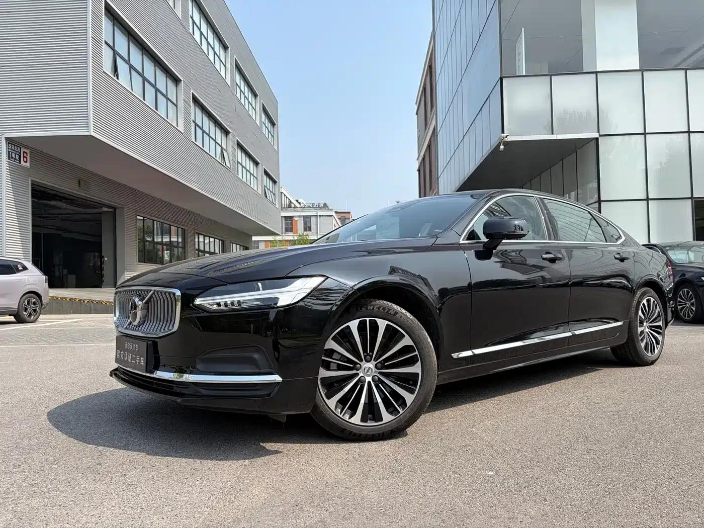 2025 Volvo S90 B5 Smart Luxury Edition — миниатюра 1