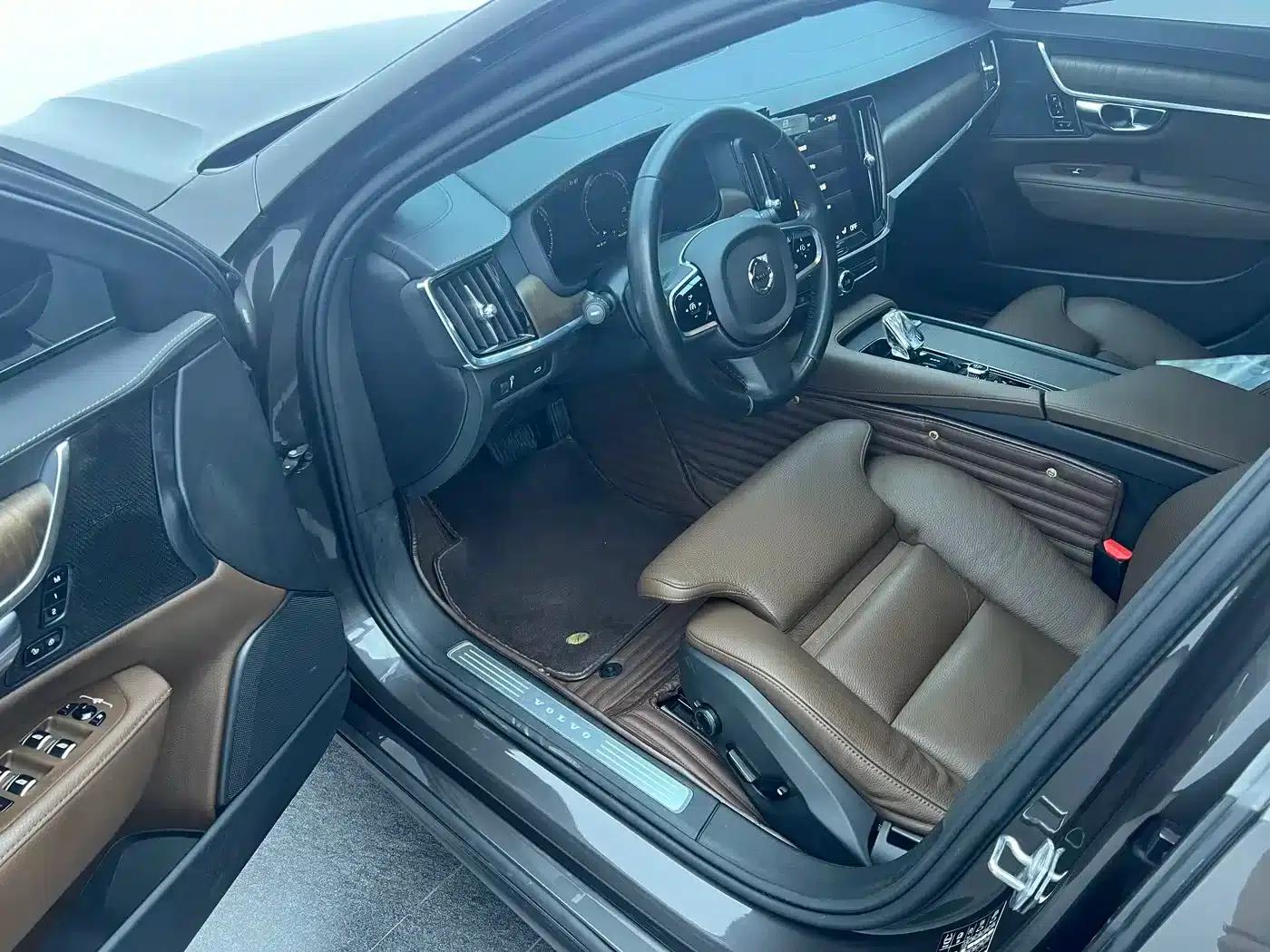2021 Volvo S90 B5 Inscription Luxury Edition — миниатюра 4