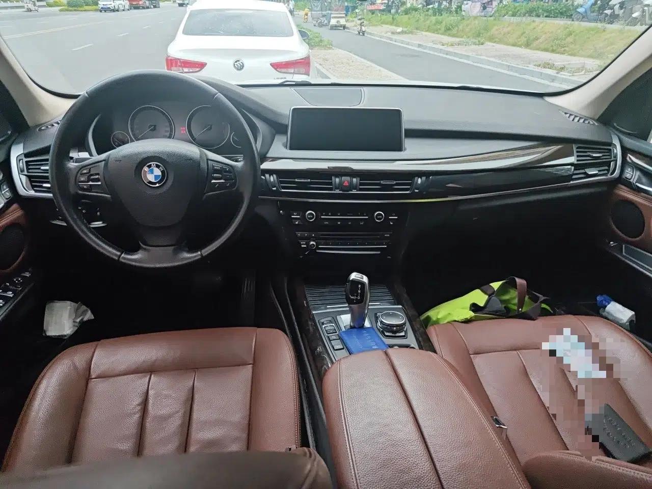BMW X5 2015 xDrive28i — миниатюра 9