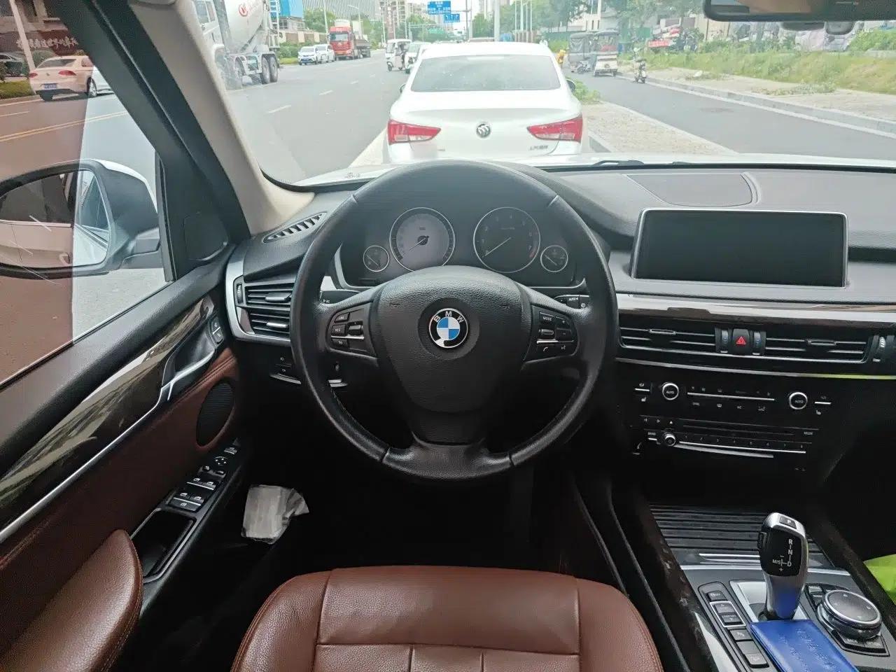 BMW X5 2015 xDrive28i — миниатюра 10