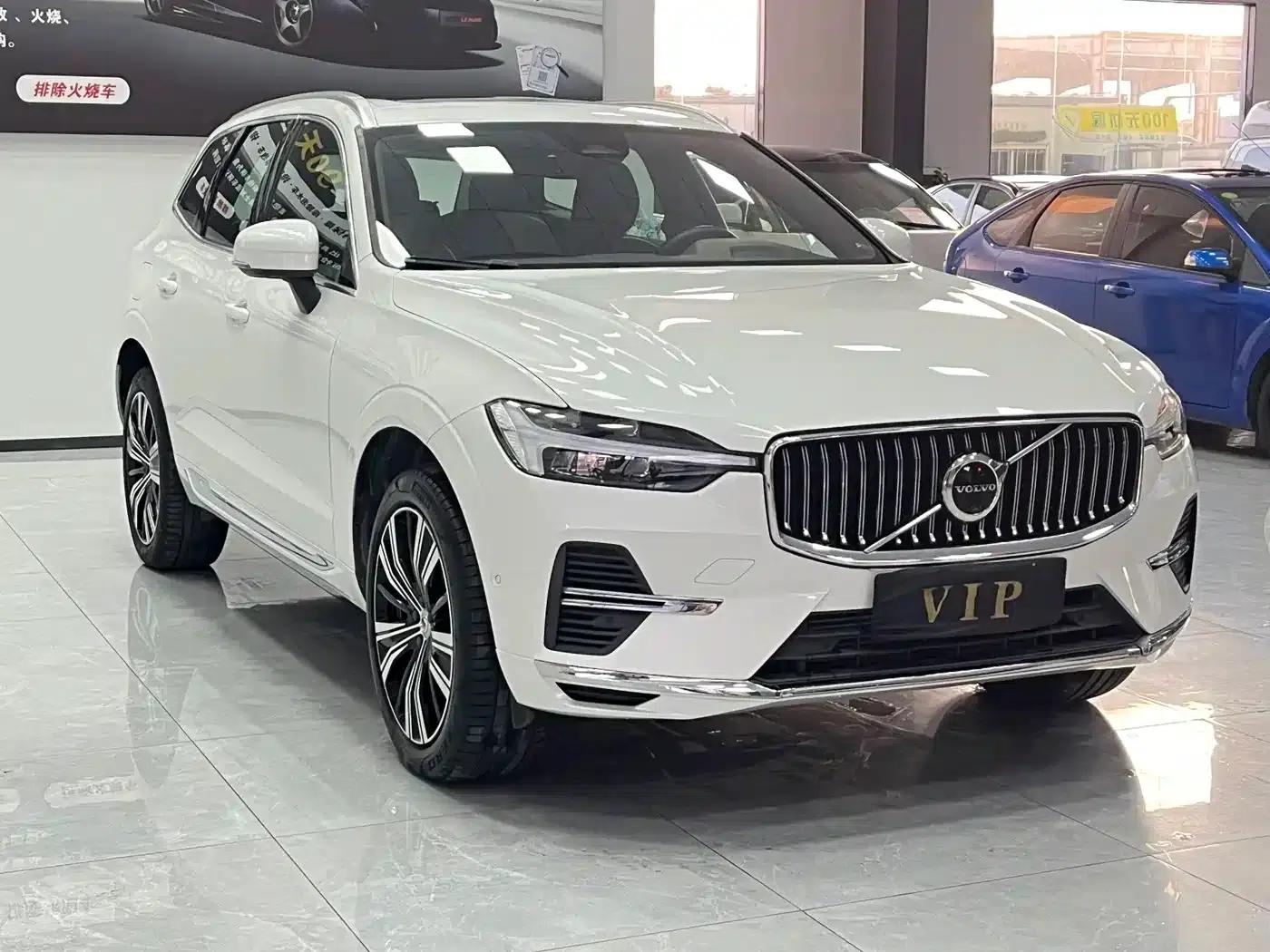 2022 Volvo XC60 Plug-in Hybrid T8 Plug-in Hybrid AWD Inscription Luxury Edition — миниатюра 3