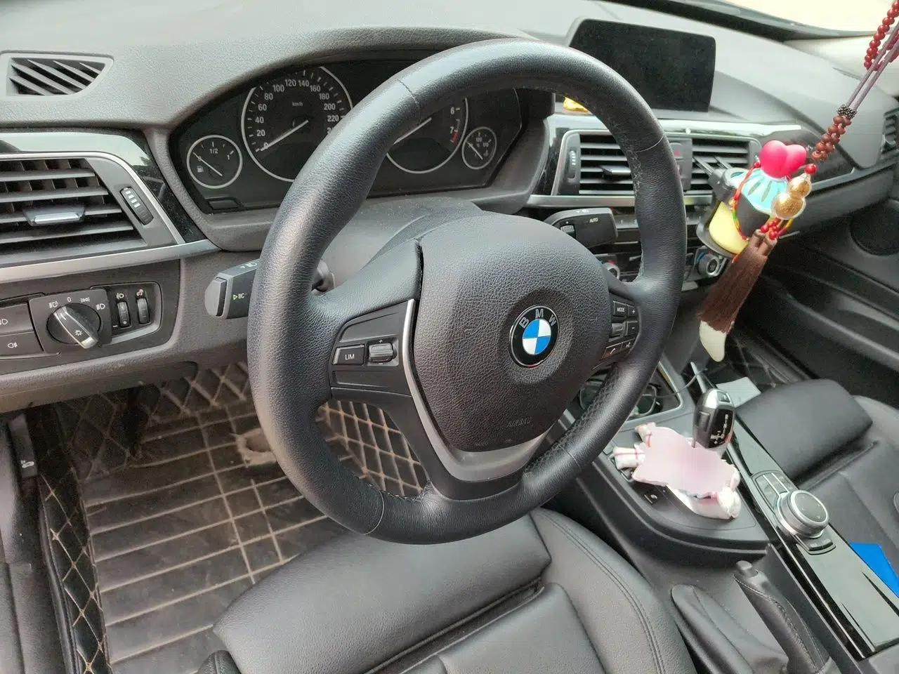 BMW 3 Series GT 2019 320i Sport Edition — миниатюра 10