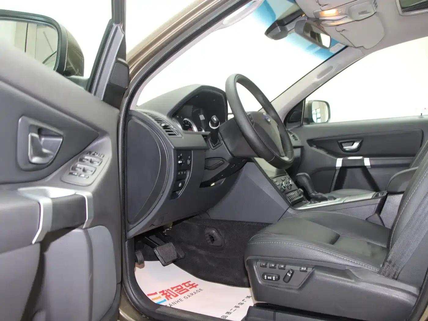 2014 XC Classic T5 Luxury Edition — миниатюра 8