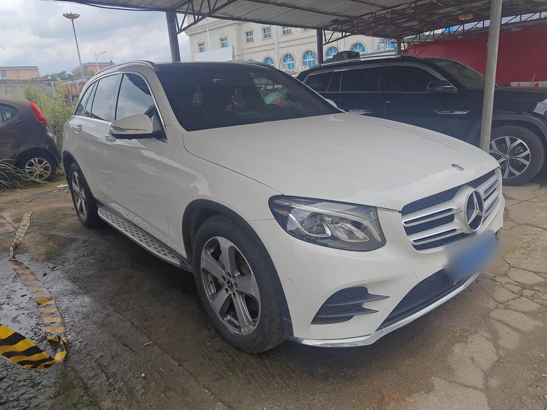 Mercedes-Benz GLC 2017 GLC 260 4MATIC Luxury Model — миниатюра 3