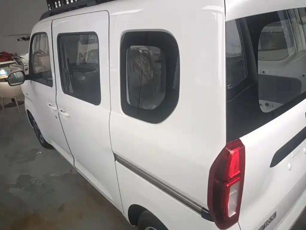 Wuling Sunshine New Energy 2025 Model 305km/h Progressive Edition — миниатюра 5