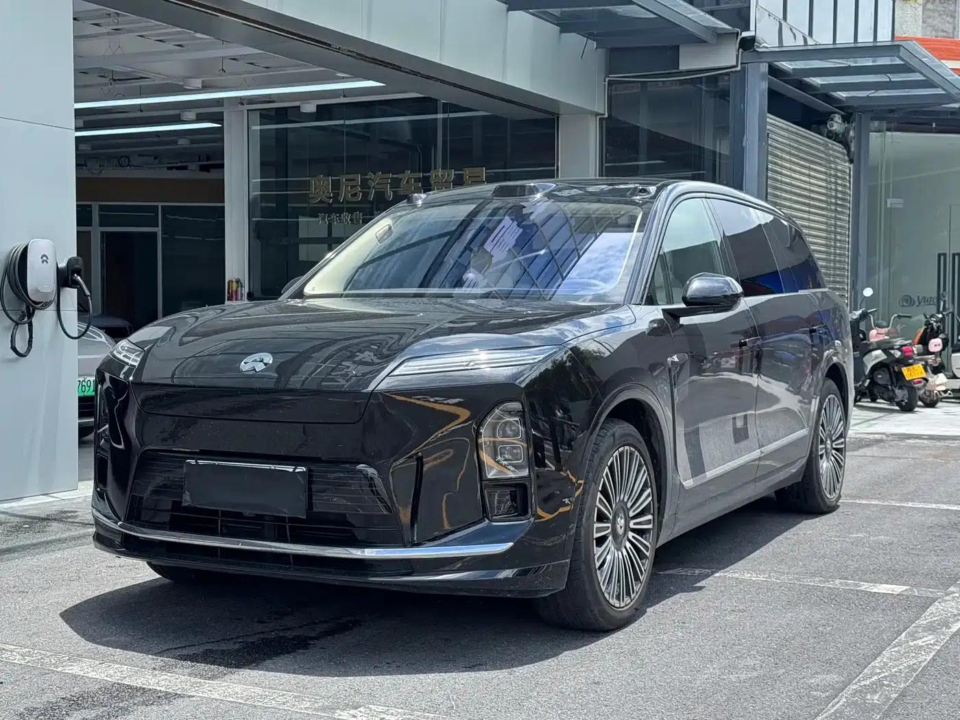 NIO ES8 2026 Model Six-Seat Executive Luxury Edition — миниатюра 1