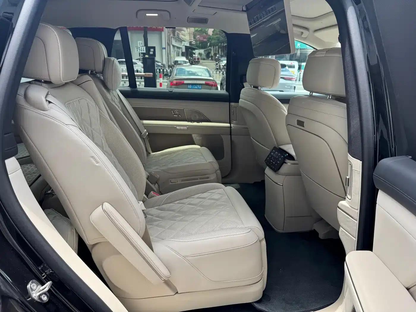 NIO ES8 2026 Model Six-Seat Executive Luxury Edition — миниатюра 8
