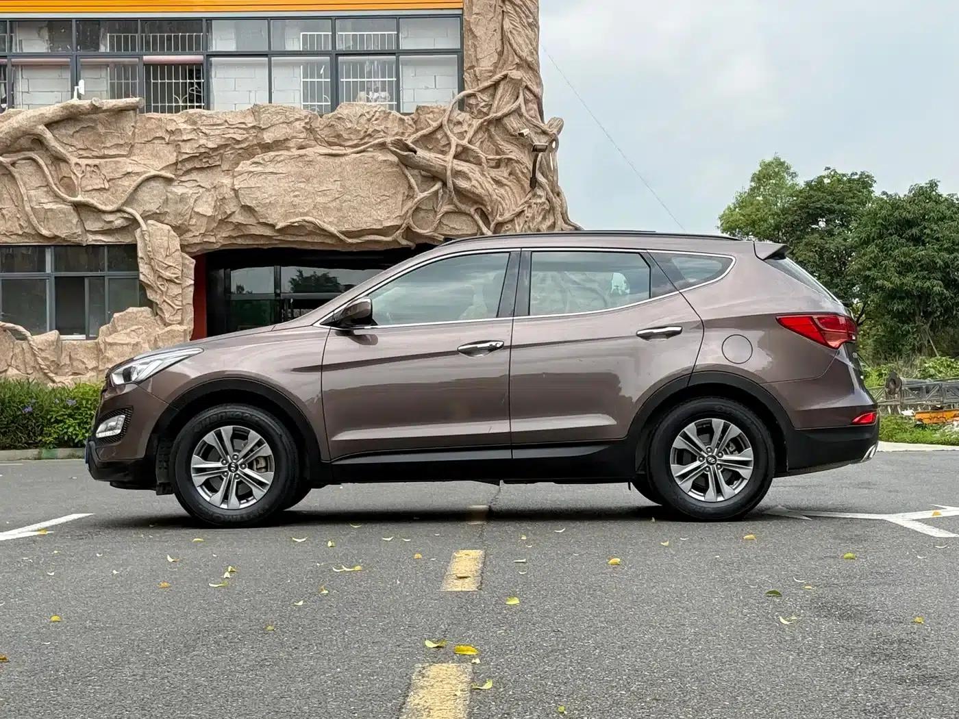 Santa Fe 2015 2.4L Automatic 4WD Intelligent 5-Seater — миниатюра 4