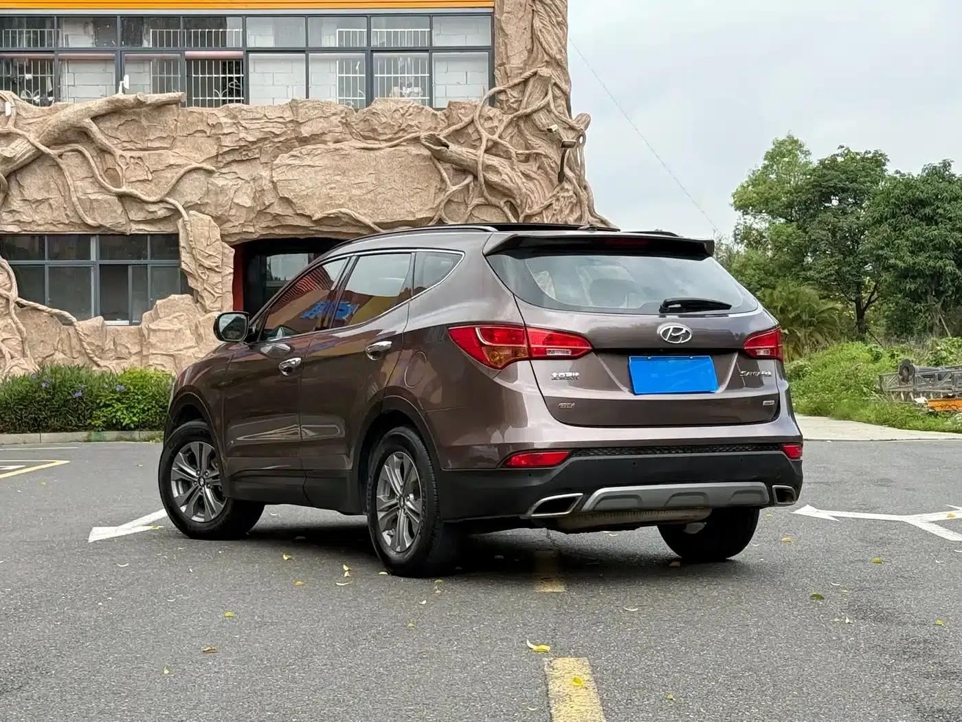 Santa Fe 2015 2.4L Automatic 4WD Intelligent 5-Seater — миниатюра 5