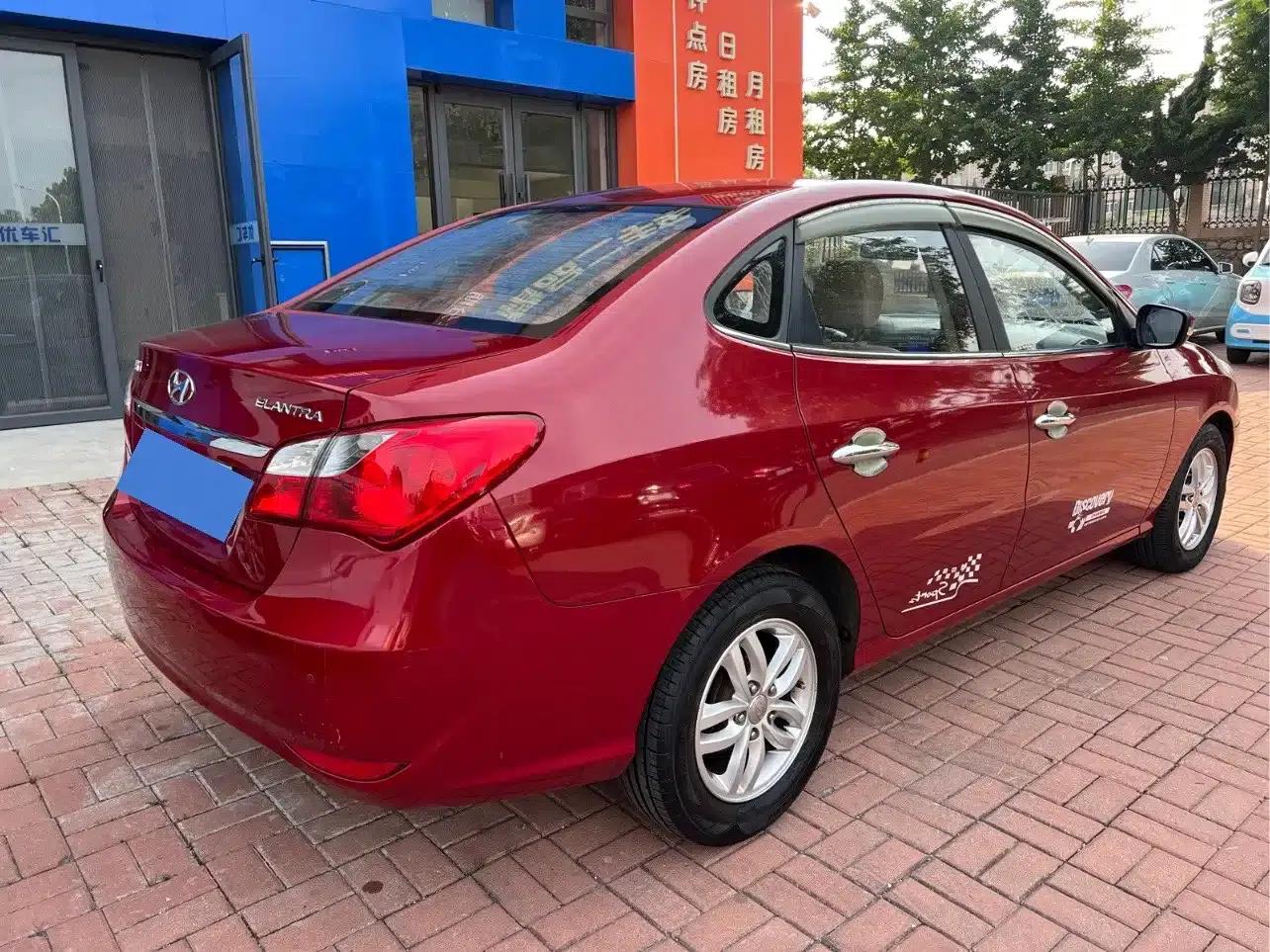 Hyundai Elantra 2011 1.6L Automatic Deluxe — миниатюра 3
