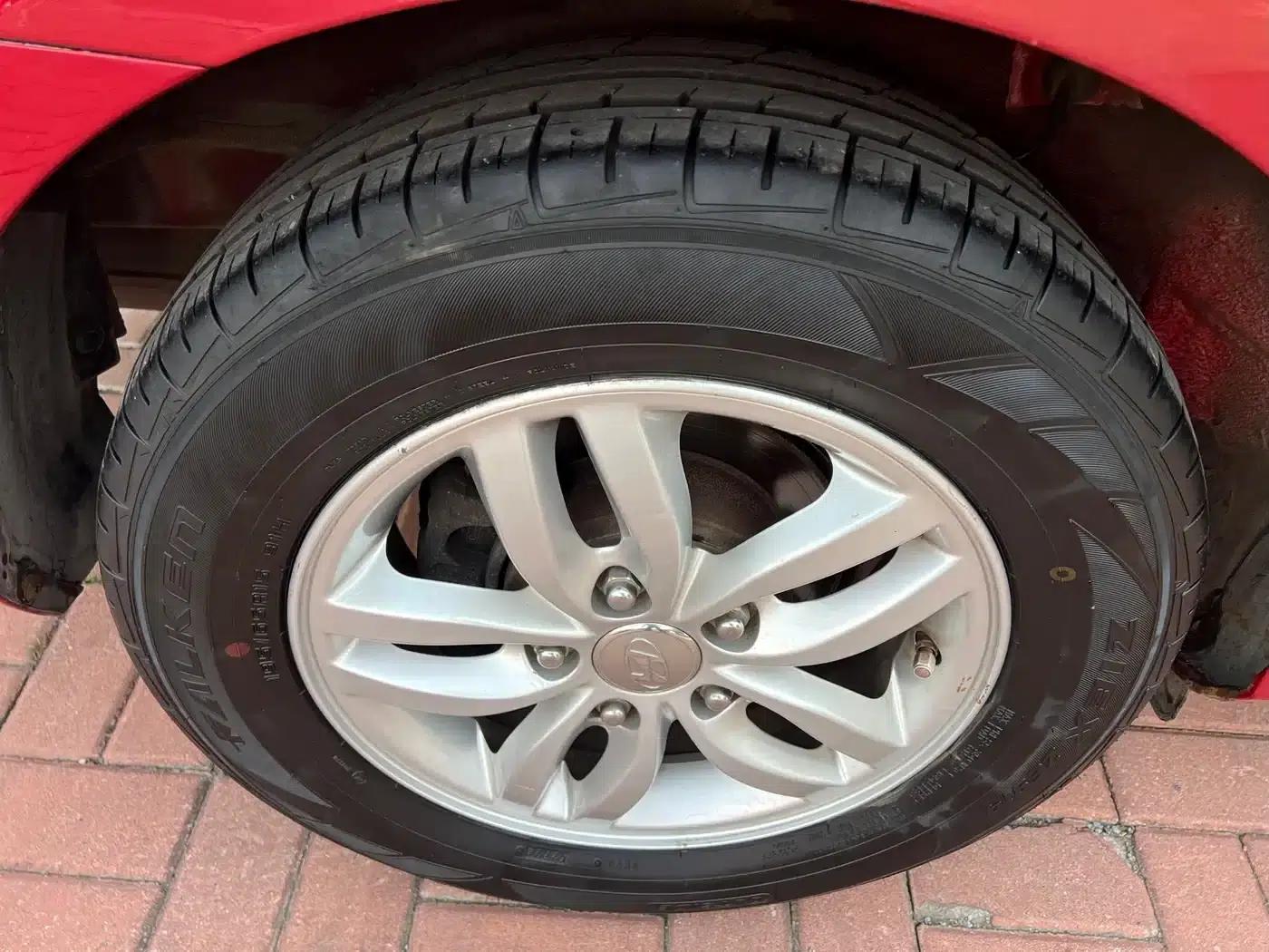 Hyundai Elantra 2011 1.6L Automatic Deluxe — миниатюра 8