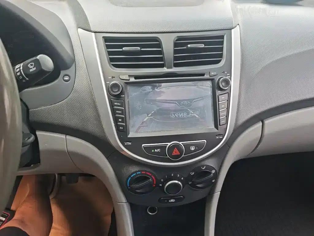 2014 Hyundai Reina 1.4L Manual Intelligent GLS — миниатюра 13