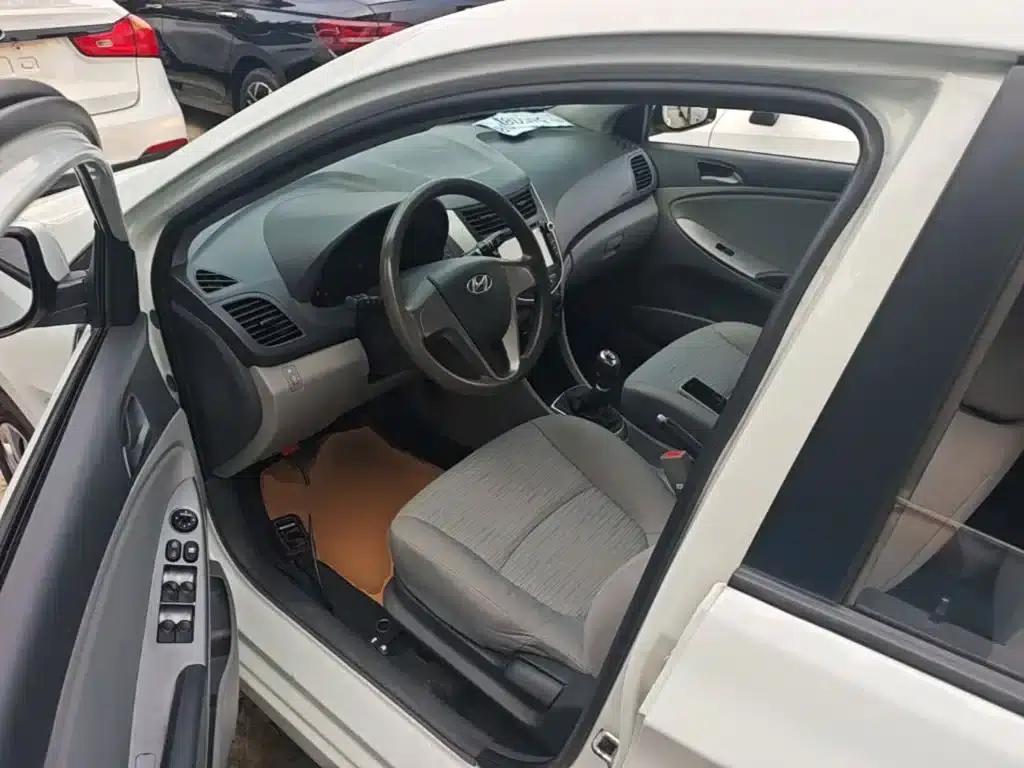 2014 Hyundai Reina 1.4L Manual Intelligent GLS — миниатюра 15