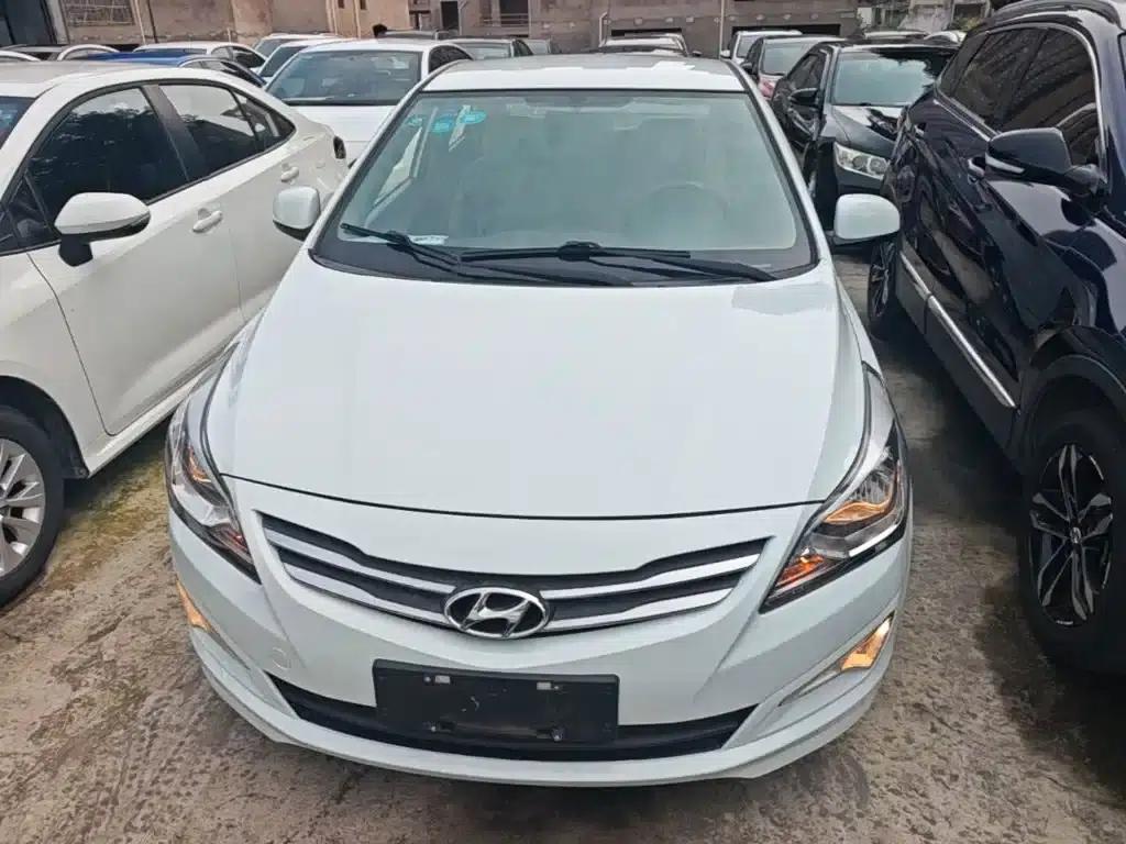2014 Hyundai Reina 1.4L Manual Intelligent GLS — миниатюра 3