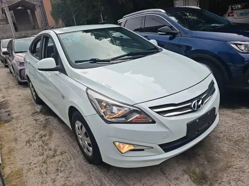 2014 Hyundai Reina 1.4L Manual Intelligent GLS — миниатюра 4