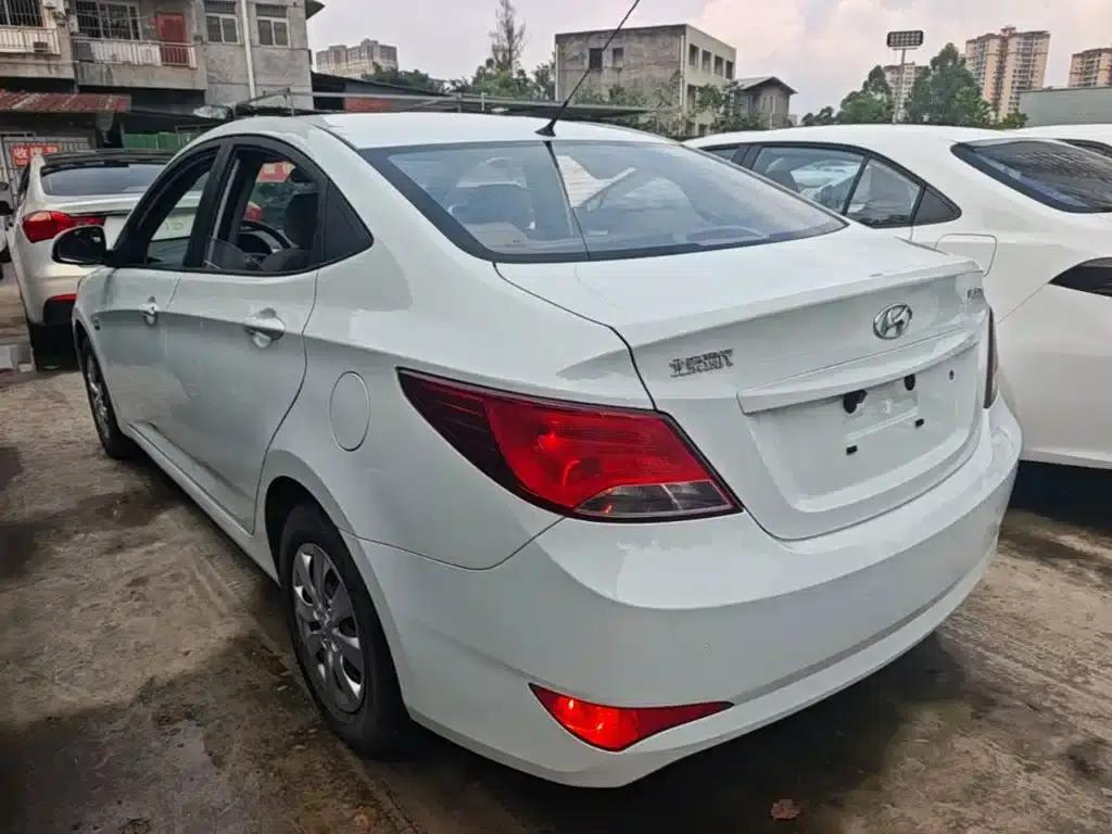 2014 Hyundai Reina 1.4L Manual Intelligent GLS — миниатюра 5