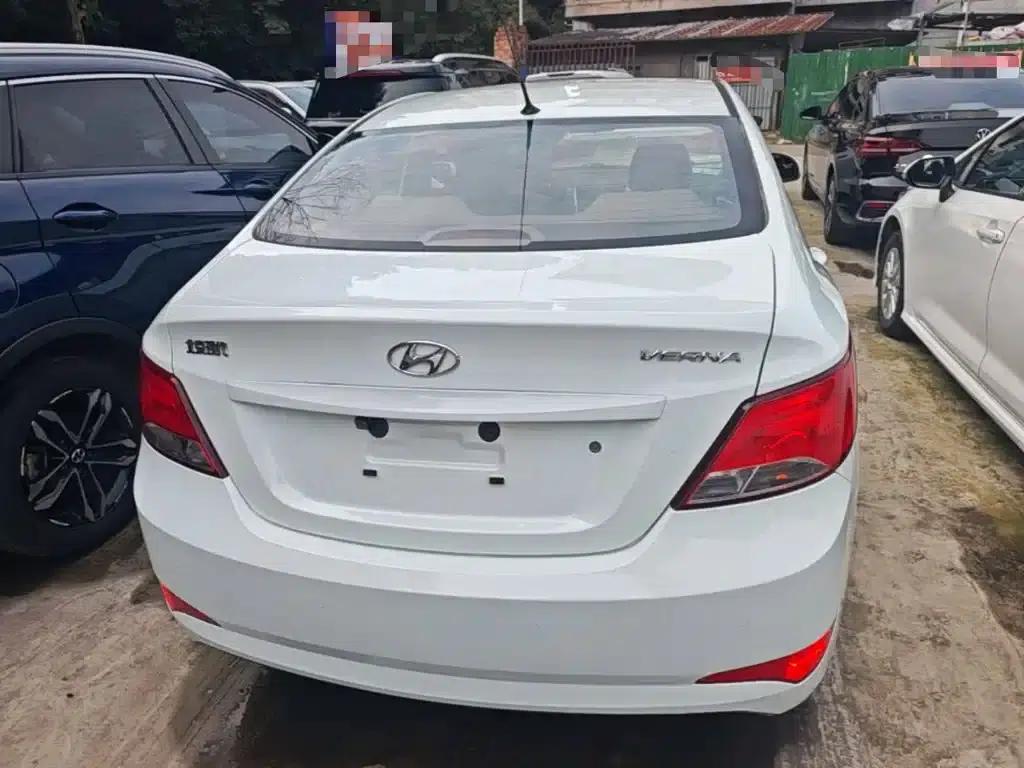 2014 Hyundai Reina 1.4L Manual Intelligent GLS — миниатюра 6