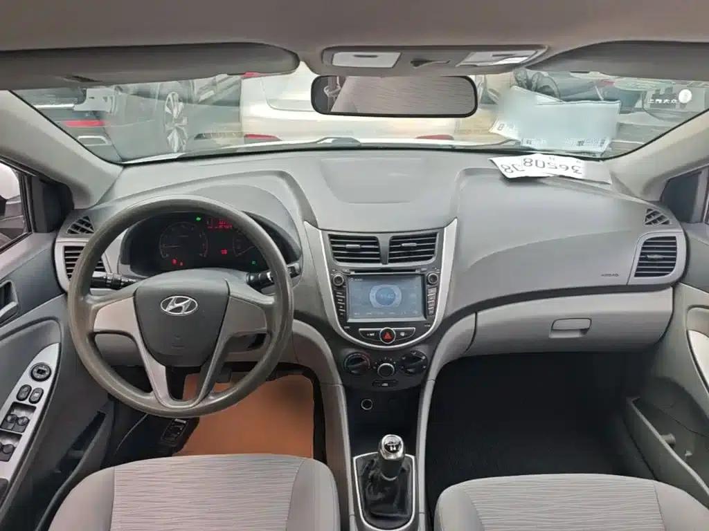 2014 Hyundai Reina 1.4L Manual Intelligent GLS — миниатюра 10