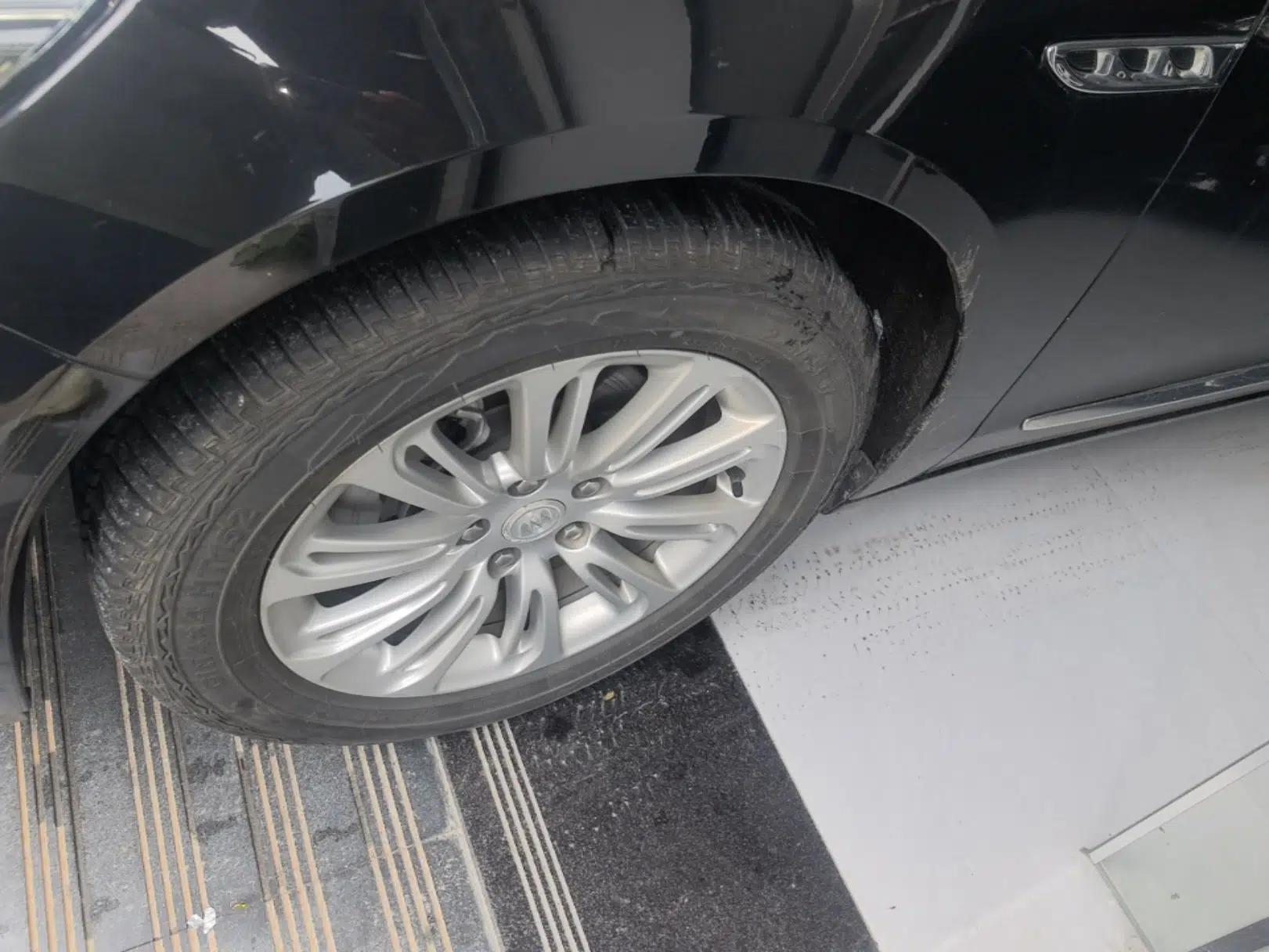 Buick LaCrosse 2018 20T Elite Edition — миниатюра 10
