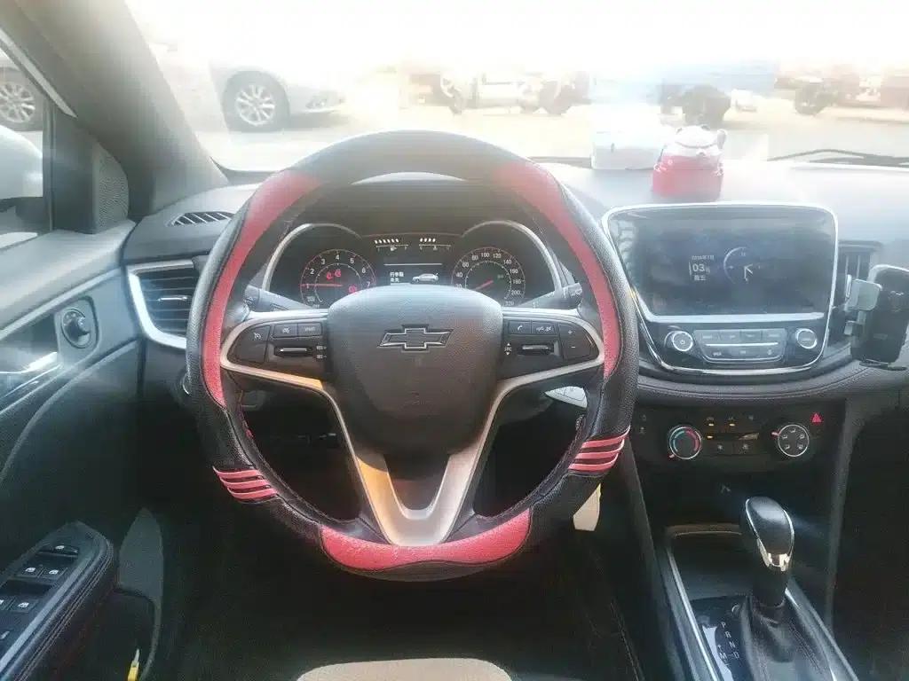 Chevrolet Cruze 2022 Mild Hybrid RS 330T Automatic Comfort Edition — миниатюра 3