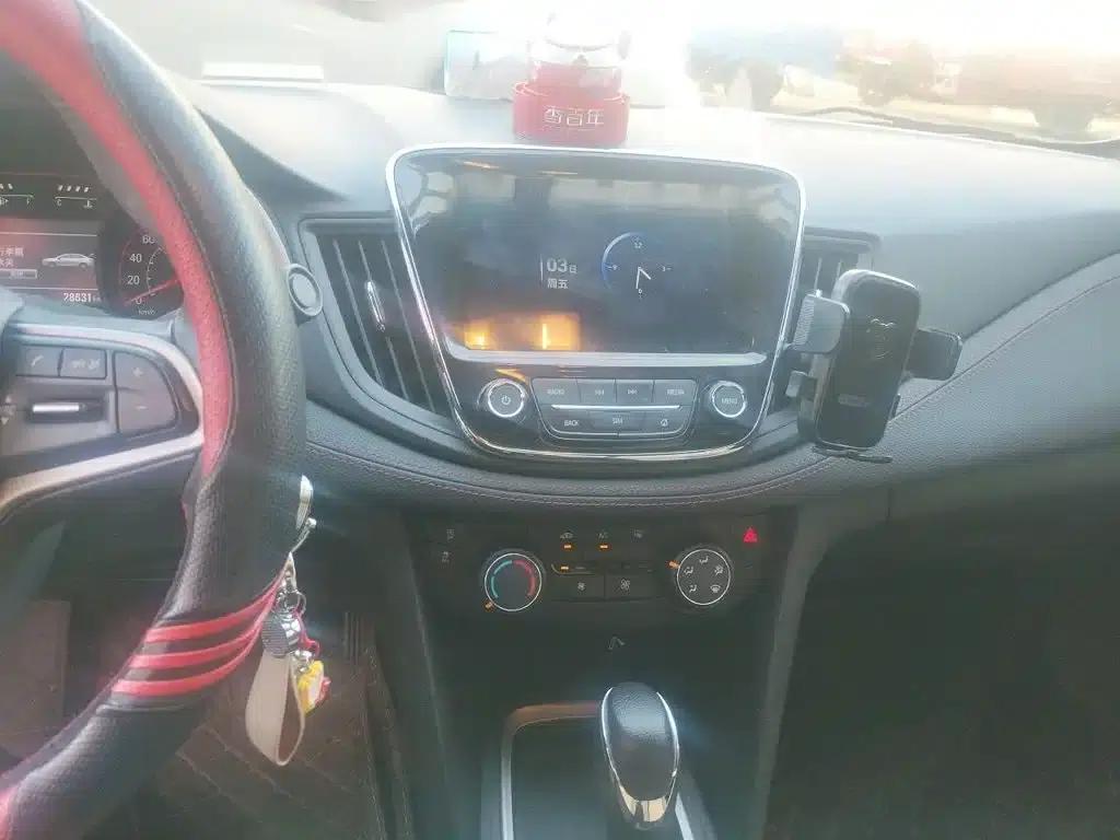 Chevrolet Cruze 2022 Mild Hybrid RS 330T Automatic Comfort Edition — миниатюра 6