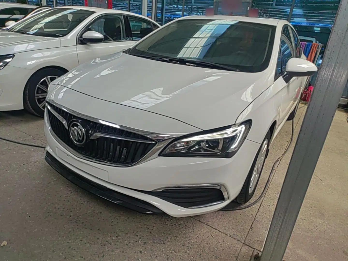 Buick Verano 2019 Sedan 15S Automatic Entry Model — миниатюра 1