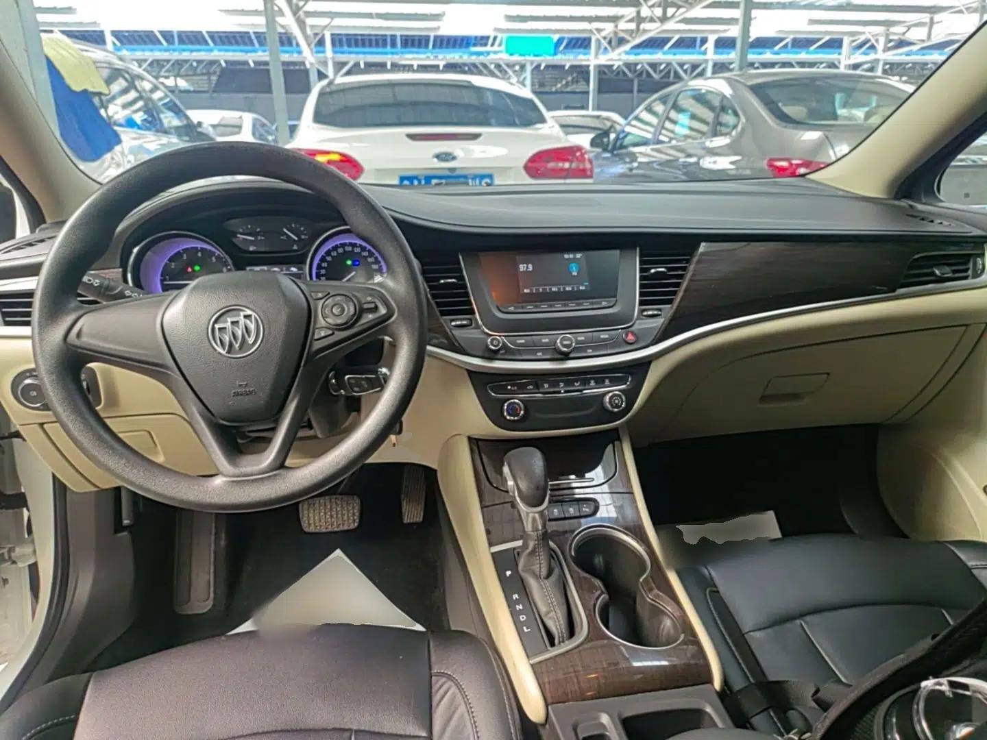 Buick Verano 2019 Sedan 15S Automatic Entry Model — миниатюра 12