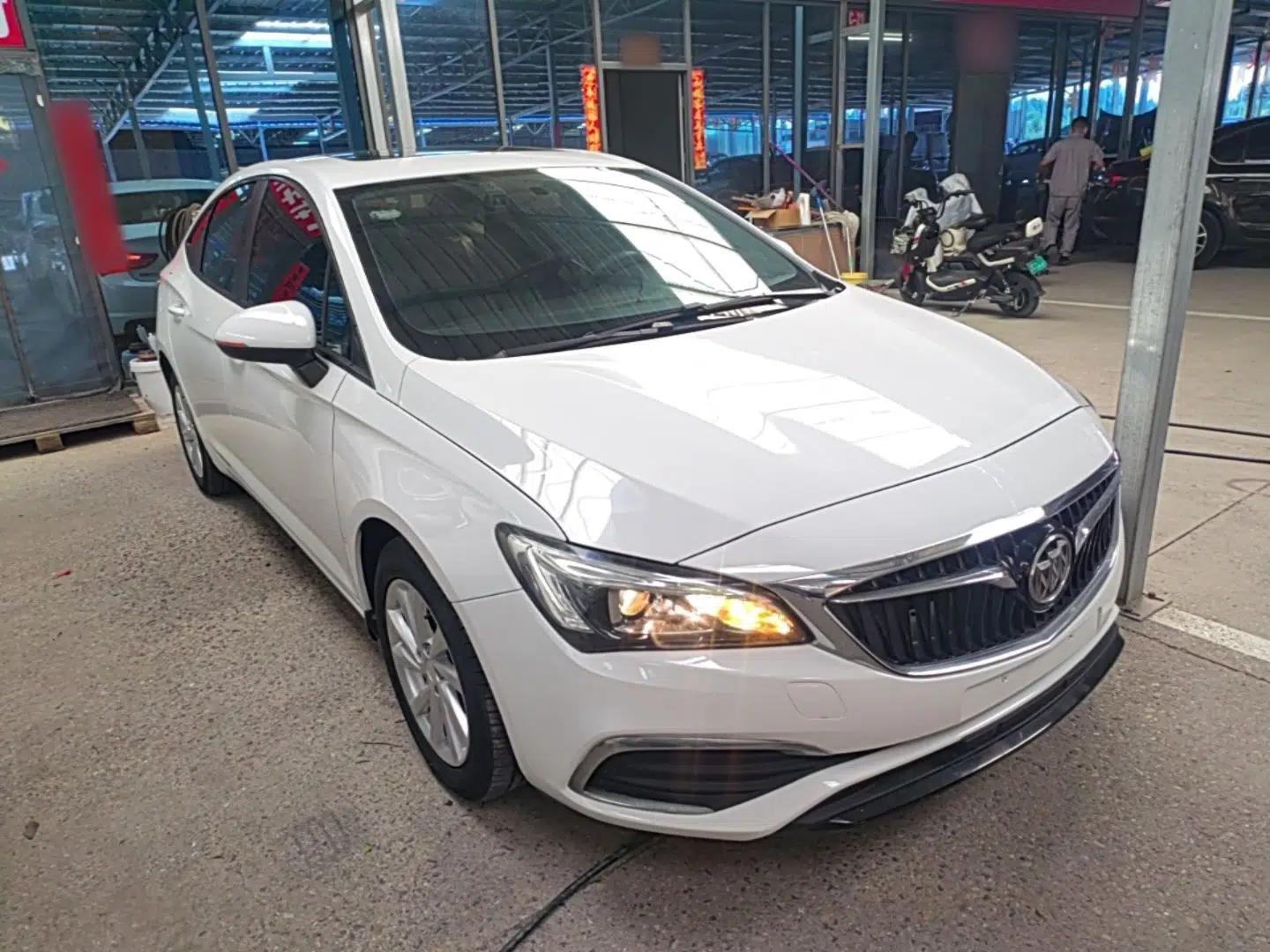Buick Verano 2019 Sedan 15S Automatic Entry Model — миниатюра 3