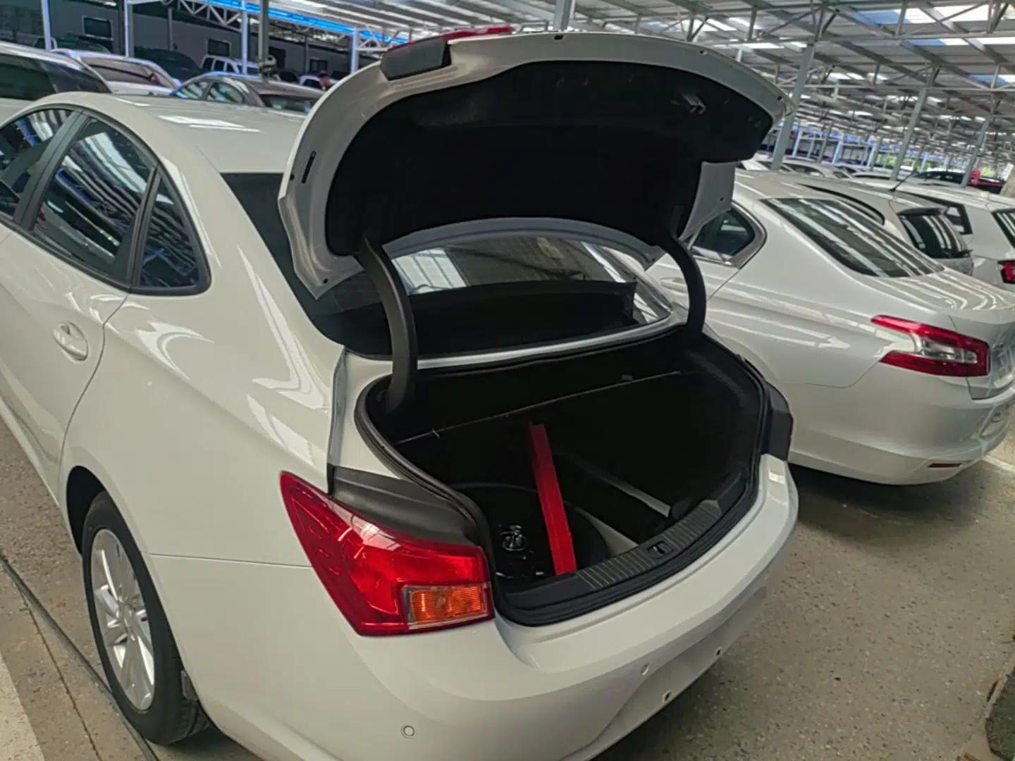 Buick Verano 2019 Sedan 15S Automatic Entry Model — миниатюра 22