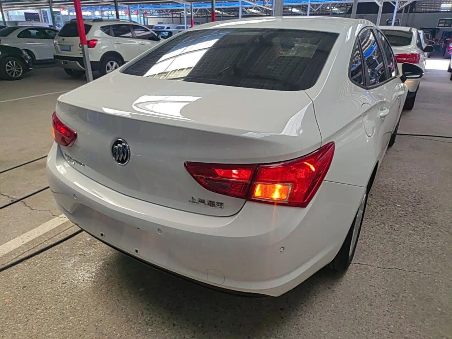 Buick Verano 2019 Sedan 15S Automatic Entry Model — миниатюра 6