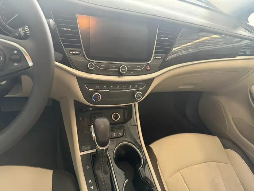 Buick Verano 2017 Sedan 15S Automatic Leading Model — миниатюра 12