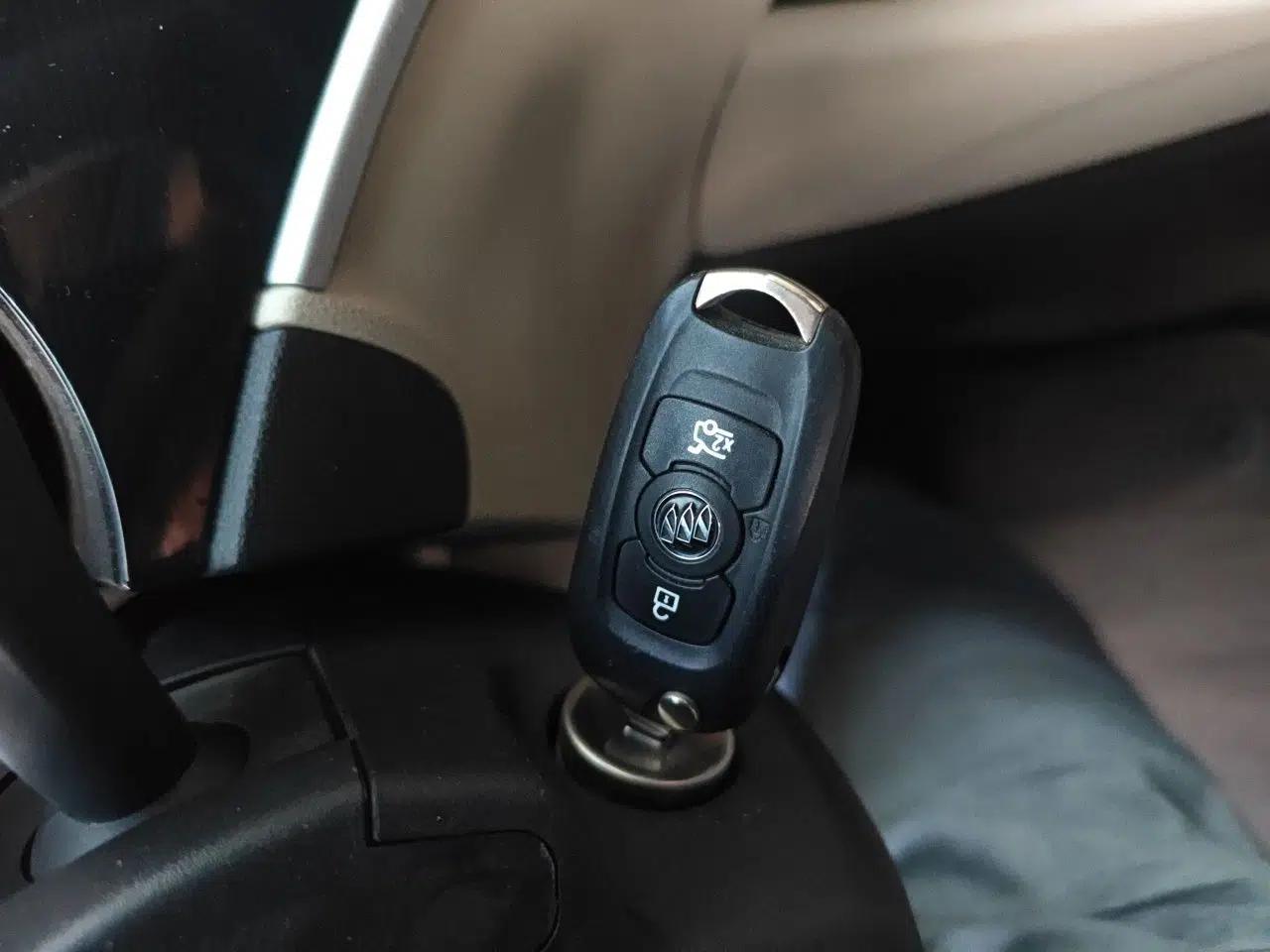 Buick Verano 2017 Sedan 15S Automatic Leading Model — миниатюра 17