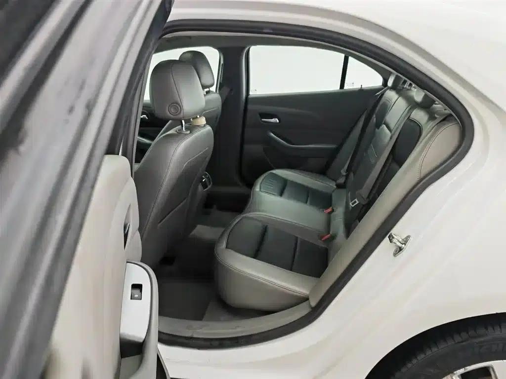 2013 Chevrolet Malibu 2.4L Automatic Luxury Edition — миниатюра 15