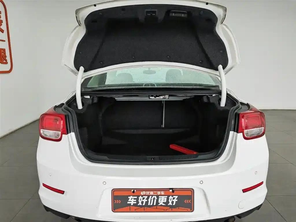 2013 Chevrolet Malibu 2.4L Automatic Luxury Edition — миниатюра 16