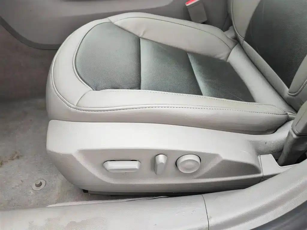 2013 Chevrolet Malibu 2.4L Automatic Luxury Edition — миниатюра 20