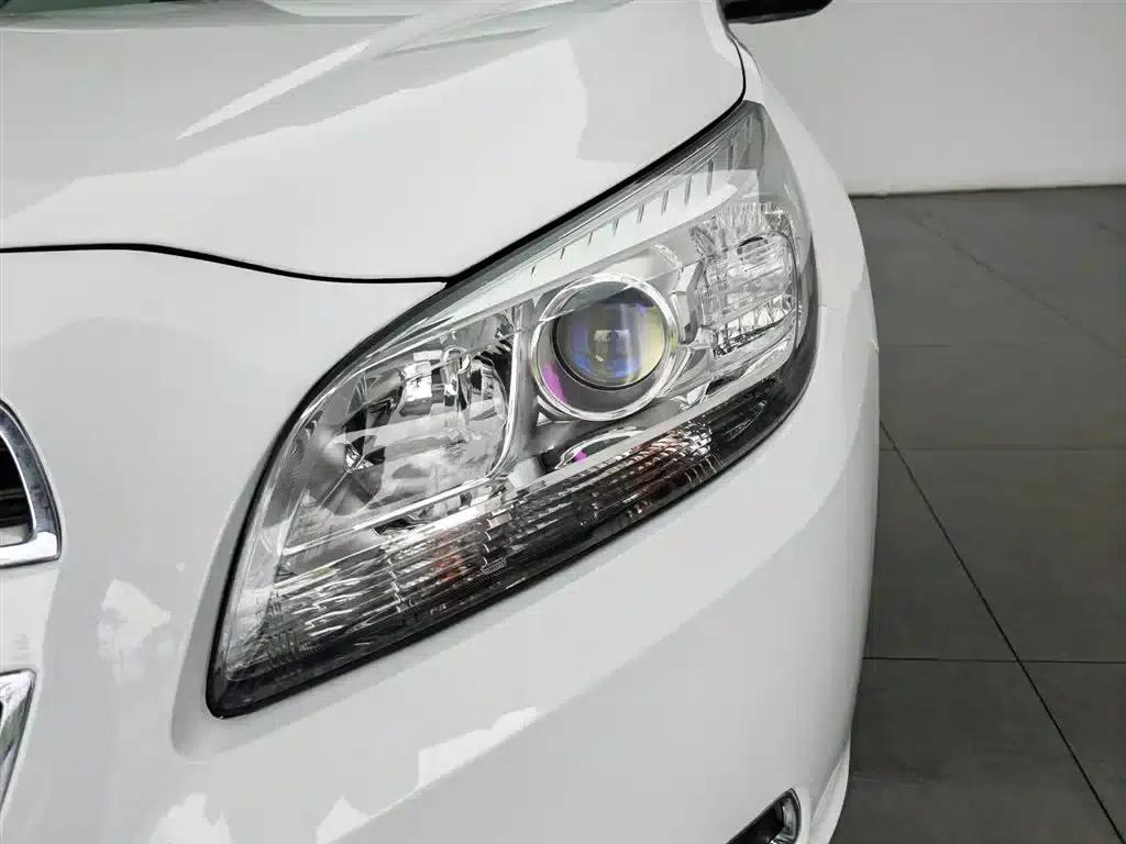 2013 Chevrolet Malibu 2.4L Automatic Luxury Edition — миниатюра 7