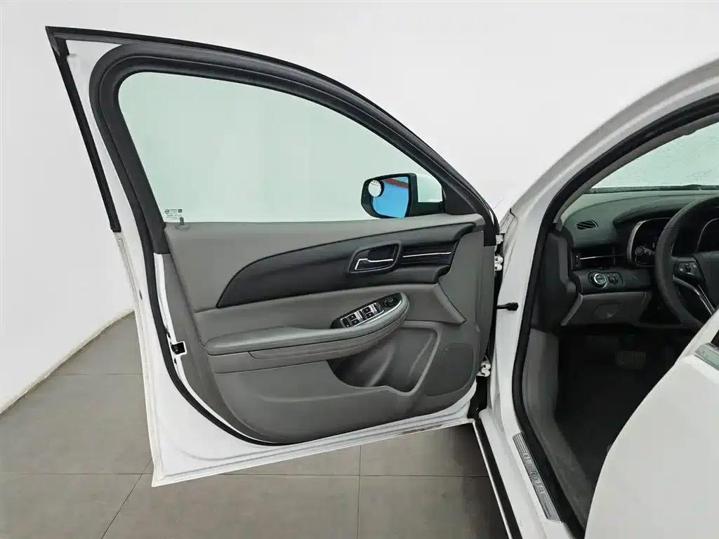 2013 Chevrolet Malibu 2.4L Automatic Luxury Edition — миниатюра 8