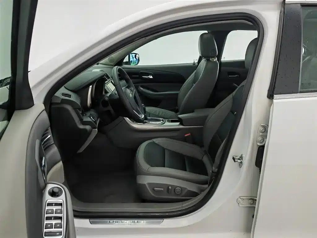 2013 Chevrolet Malibu 2.4L Automatic Luxury Edition — миниатюра 10