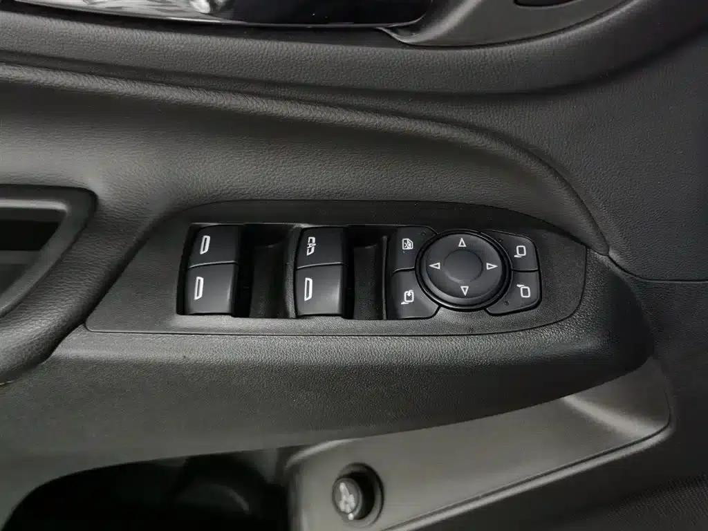 Equinox 2019 535T Automatic Premier Edition (China VI Emission Standard) — миниатюра 9