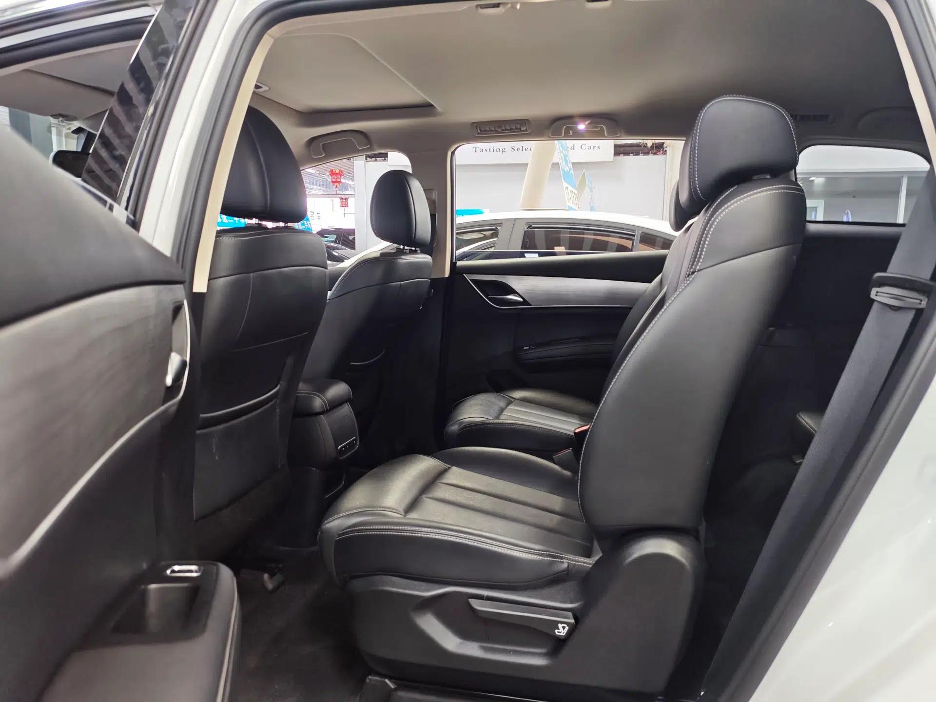 BYD Song MAX 2021 Upgraded Model 1.5T Automatic Luxury 6-Seater — миниатюра 13