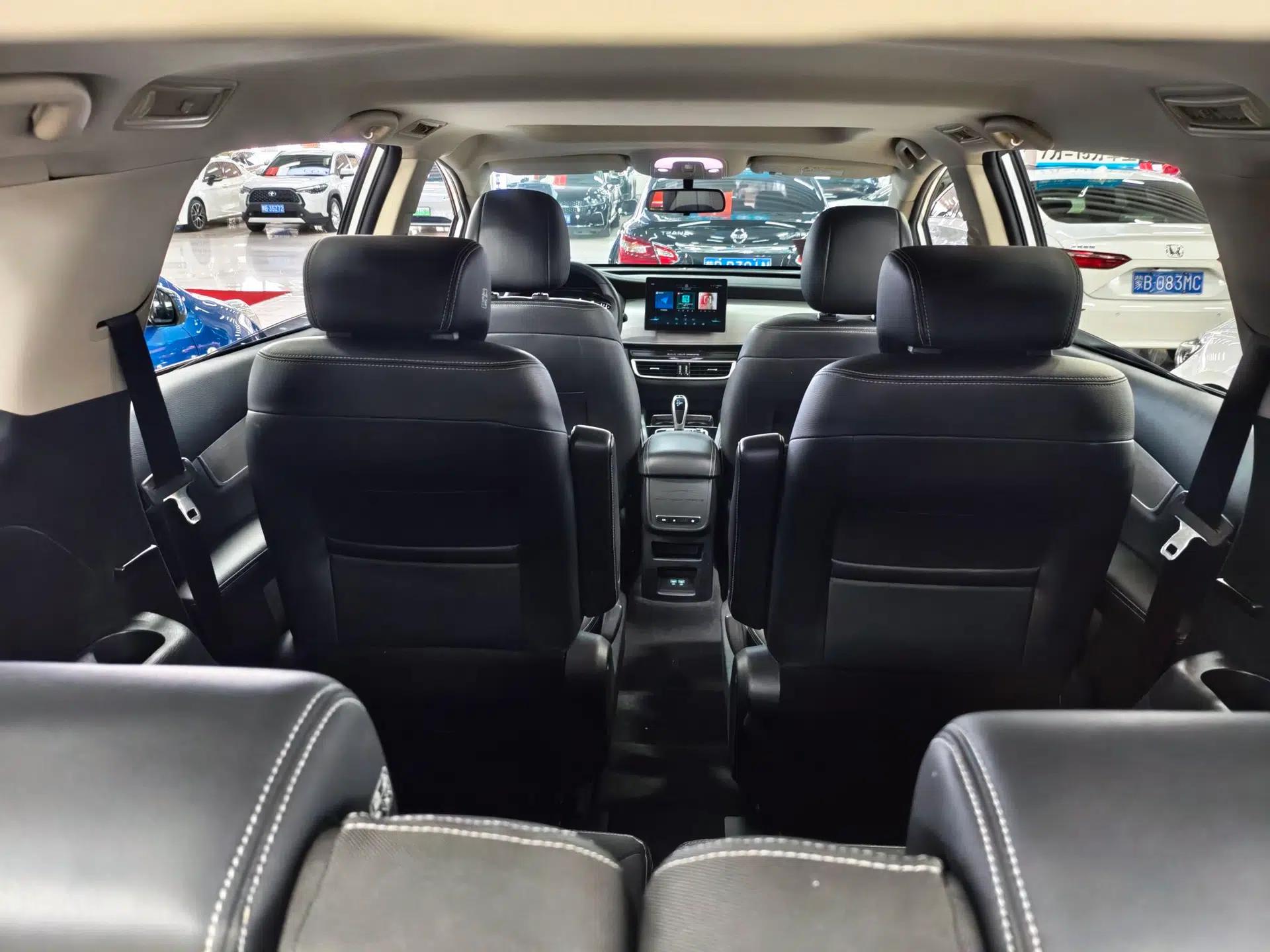 BYD Song MAX 2021 Upgraded Model 1.5T Automatic Luxury 6-Seater — миниатюра 18